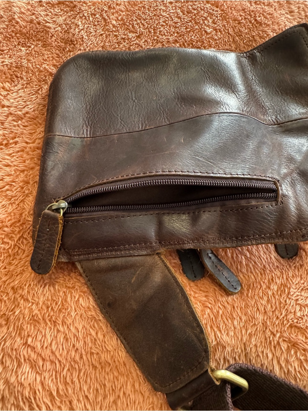 Men's Brown Leather Messenger Crossbody Bag - Picture 12 of 16